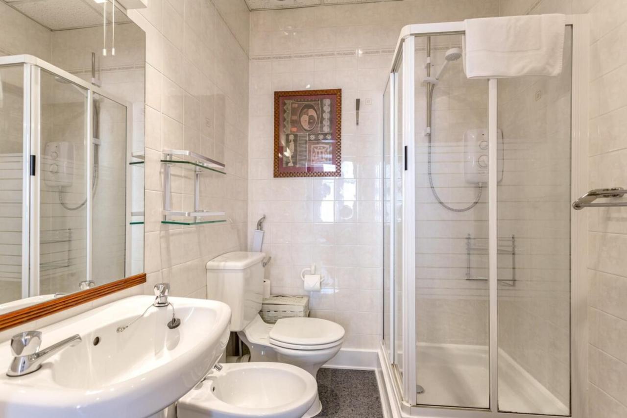 Cozy 2 Bedroom Apartment At Heart Of The エディンバラ エクステリア 写真